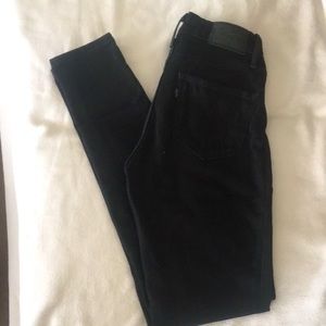 LEVI’S 721 High Rise Skinny stretchy Black Denim  Jeans